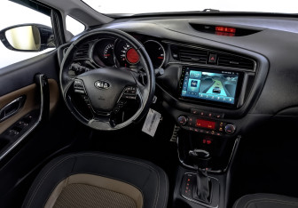 Подержанный автомобиль Kia Ceed Wagon 2018 года (28 фото)