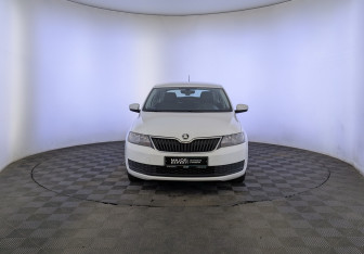 Подержанный автомобиль Skoda Rapid Liftback 2019 года (2 фото)