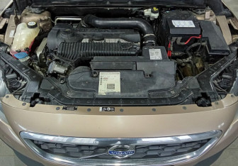 Подержанный автомобиль Volvo V40 Hatchback 2013 года (17 фото)