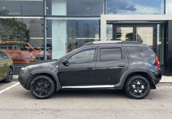 Подержанный автомобиль Renault Duster 2013 года (8 фото)
