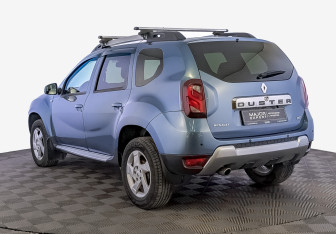 Подержанный автомобиль Renault Duster 2015 года (7 фото)