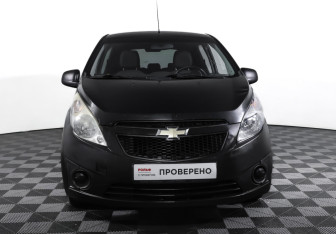 Подержанный автомобиль Chevrolet Spark 2011 года (2 фото)