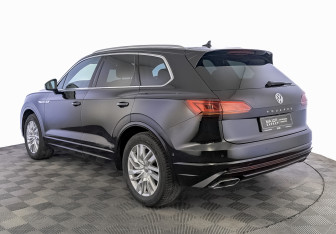 Подержанный автомобиль Volkswagen Touareg 2018 года (7 фото)