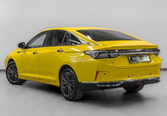 Подержанный автомобиль DongFeng Shine Max 2023 года (7 фото)