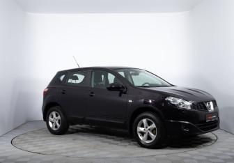 Подержанный автомобиль Nissan Qashqai 2013 года (3 фото)