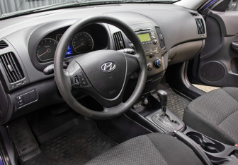 Подержанный автомобиль Hyundai i30 Hatchback 2010 года (16 фото)