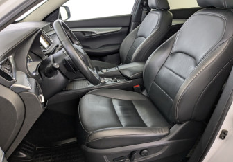 Подержанный автомобиль Infiniti QX50 2019 года (21 фото)