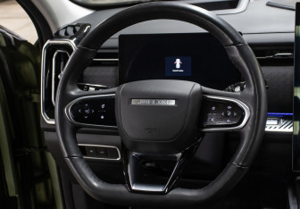 Подержанный автомобиль Jaecoo J7 2023 года (17 фото)