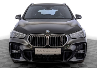 Подержанный автомобиль BMW X1 2022 года (2 фото)