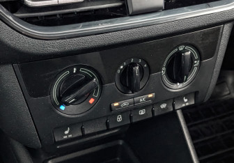 Подержанный автомобиль Skoda Rapid Liftback 2021 года (21 фото)