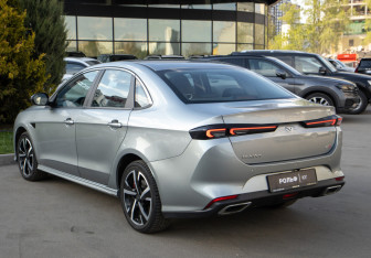Подержанный автомобиль Kaiyi E5 2023 года (5 фото)