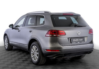 Подержанный автомобиль Volkswagen Touareg 2013 года (7 фото)