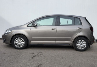 Подержанный автомобиль Volkswagen Golf Plus 2012 года (8 фото)