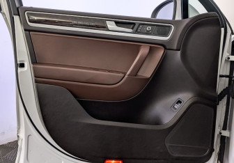 Подержанный автомобиль Volkswagen Touareg 2012 года (19 фото)