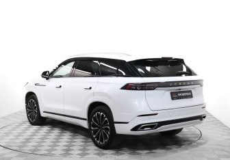 Подержанный автомобиль Jaecoo J8 2024 года (7 фото)