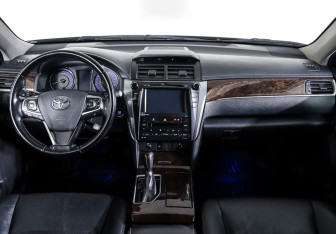 Подержанный автомобиль Toyota Camry Sedan 2018 года (11 фото)