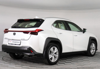 Подержанный автомобиль Lexus UX 2021 года (5 фото)