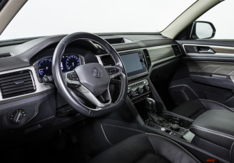 Подержанный автомобиль Volkswagen Teramont 2021 года (12 фото)