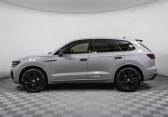 Подержанный автомобиль Volkswagen Touareg 2020 года (8 фото)