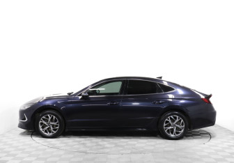 Подержанный автомобиль Hyundai Sonata 2021 года (8 фото)