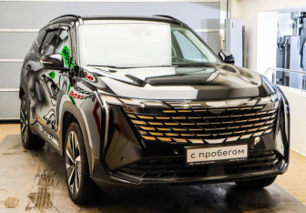 Подержанный автомобиль Geely Atlas 2024 года (3 фото)