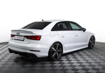 Подержанный автомобиль Audi RS 3 Sedan 2019 года (5 фото)