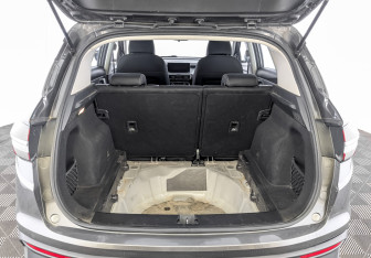 Подержанный автомобиль Geely Coolray 2022 года (10 фото)