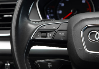 Подержанный автомобиль Audi Q5 2020 года (12 фото)
