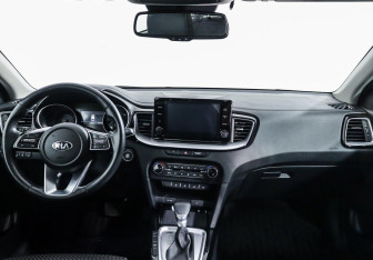 Подержанный автомобиль Kia Ceed Wagon 2021 года (8 фото)