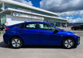 Подержанный автомобиль Hyundai IONIQ 2019 года (4 фото)