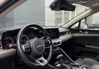 Подержанный автомобиль Kia K5 2022 года (24 фото)