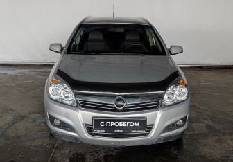 Подержанный автомобиль Opel Astra Wagon 2007 года (2 фото)