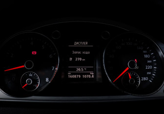 Подержанный автомобиль Volkswagen Passat CC 2013 года (11 фото)