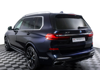 Подержанный автомобиль BMW X7 2019 года (7 фото)