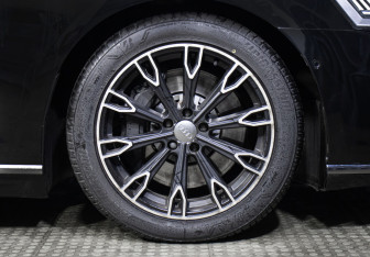 Подержанный автомобиль Audi A8 2018 года (28 фото)