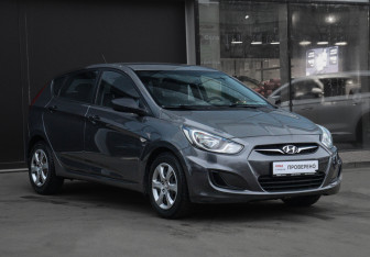 Подержанный автомобиль Hyundai Solaris Hatchback 2011 года (3 фото)