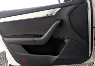 Подержанный автомобиль Skoda Octavia Liftback 2018 года (19 фото)