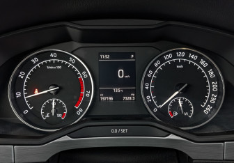 Подержанный автомобиль Skoda Superb Liftback 2016 года (16 фото)