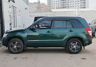 Подержанный автомобиль Suzuki Grand Vitara 2006 года (8 фото)