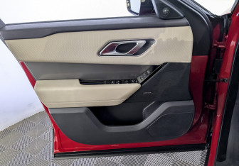 Подержанный автомобиль Land Rover Range Rover Velar 2020 года (19 фото)