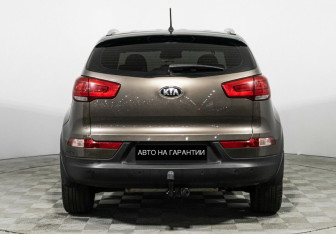 Подержанный автомобиль Kia Sportage 2015 года (6 фото)