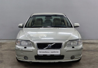 Подержанный автомобиль Volvo S60 2007 года (2 фото)