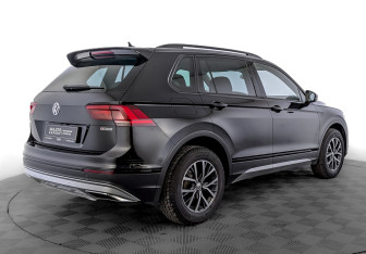 Подержанный автомобиль Volkswagen Tiguan 2019 года (5 фото)
