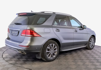 Подержанный автомобиль Mercedes-Benz GLE 2016 года (5 фото)