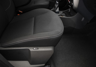 Подержанный автомобиль Nissan Terrano 2019 года (26 фото)