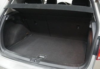 Подержанный автомобиль Volkswagen Golf Hatchback 2012 года (9 фото)