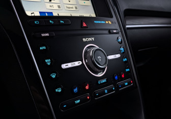 Подержанный автомобиль Ford Explorer 2019 года (21 фото)