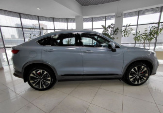 Подержанный автомобиль Geely Tugella 2022 года (4 фото)