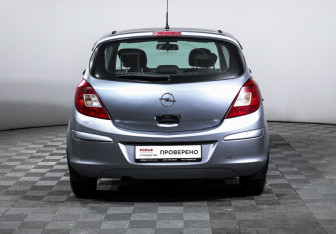 Подержанный автомобиль Opel Corsa 2006 года (6 фото)