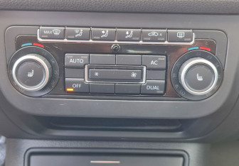 Подержанный автомобиль Volkswagen Golf Plus 2011 года (16 фото)